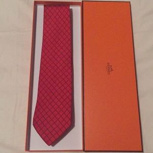 Hermès Red tie with original Hermès weave pattern